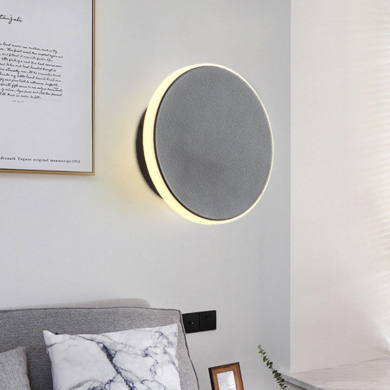 Modern Black/White Led Disc Sconce: Single Acrylic Wall Light In Warm/White
