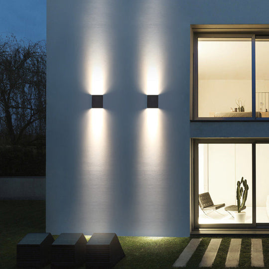 Modern Black Led Wall Light For Garden Scenery With Metal Shade