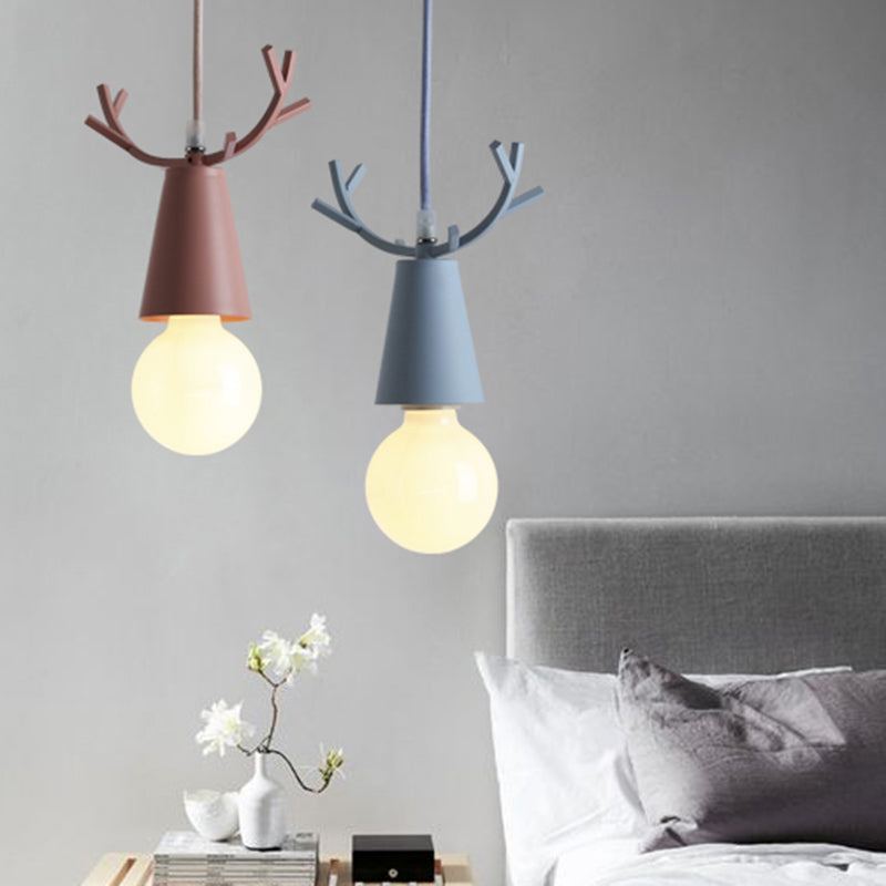 Modern Antler Metal Pendant Light With Open Bulb Design - Nordic Style