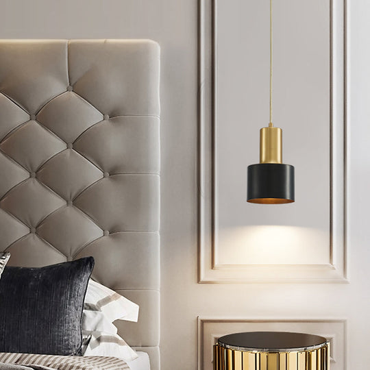 Postmodern Metal Grenade-Shaped Suspension Lamp With 1 Bulb For Living Room