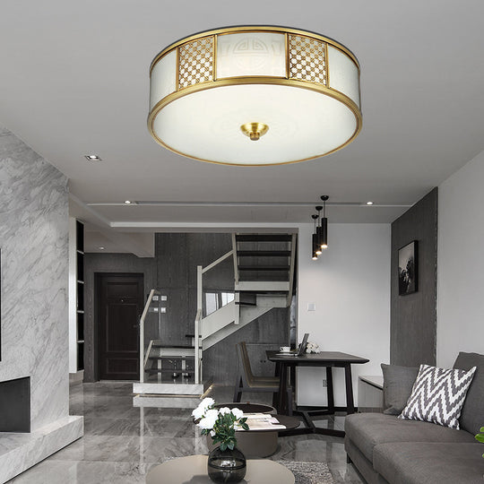 14/18 Wide 4-Light Colonial Drum Flush Mount Ceiling Light With Milky Glass Flushmount In Brass
Or