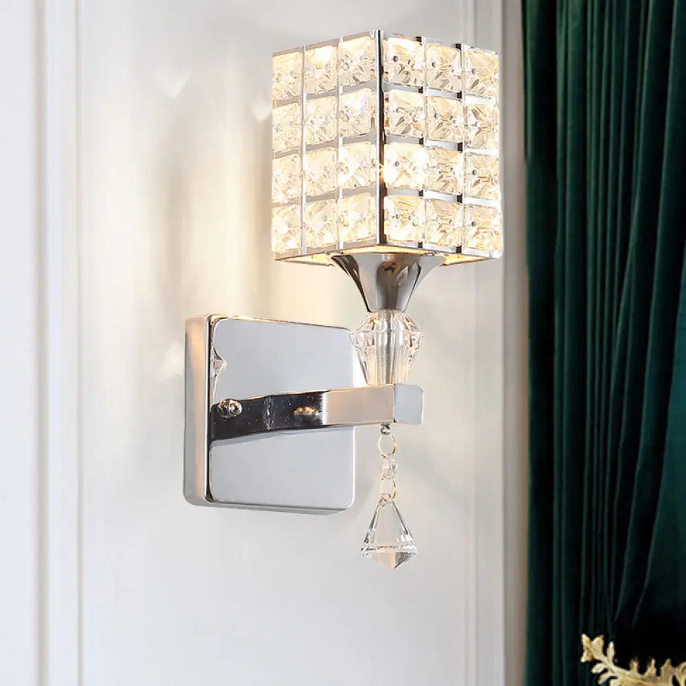 Clear Crystal And Metal Cubic Shade Wall Sconce: Modern Stylish 1 Light Fixture (Silver/Gold) For