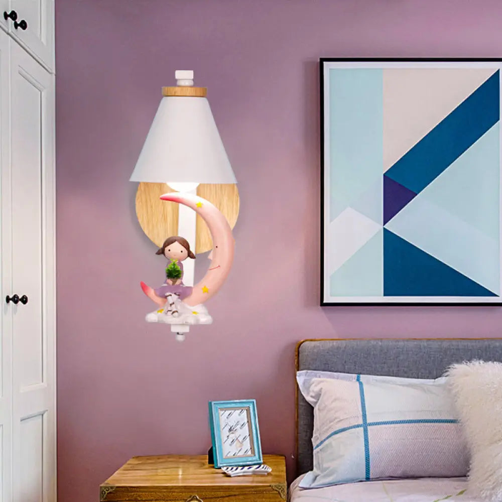 Kids Tapered Wall Lighting With Decorative Figurine In Metallic White / B