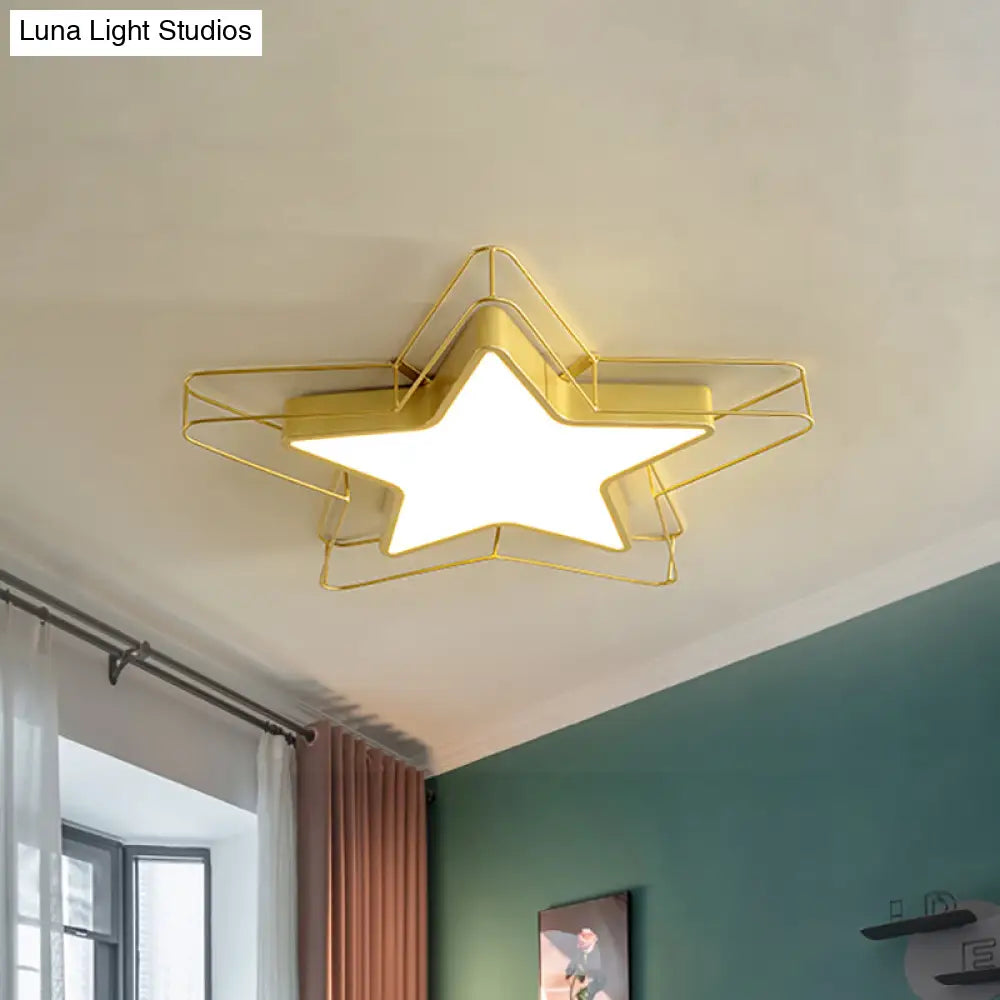 Modern Nordic 5-Point Star Led Flush Mount Ceiling Light - 24.5’/28’ Wide Black/Gold Finish For