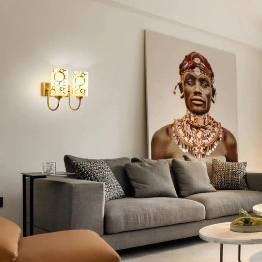 Mur de fond de salon nordique simple tout en cuivre