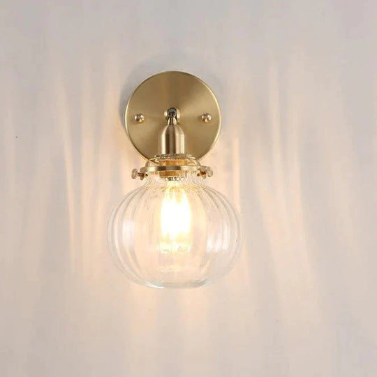 Le chevet de l'applique murale en cuivre de la chambre nordique