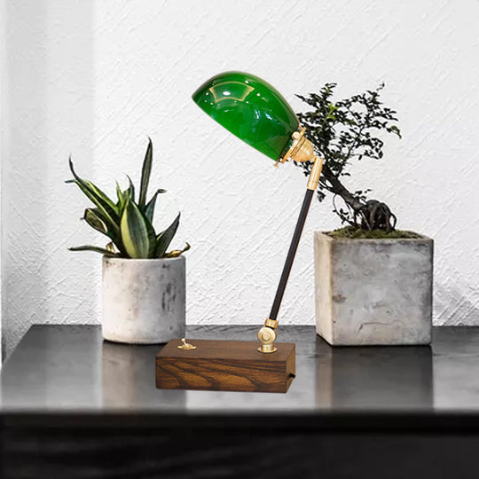Haedus - Vintage-Style Green Glass Reading Lamp With Retro Design Perfect For Brown