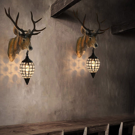 Farmhouse Single-Bulb Deer Head Wall Lamp With Crystal Shade In Brown/Gold Resin Sconce Lighting