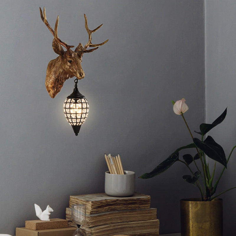 Farmhouse Single-Bulb Deer Head Wall Lamp With Crystal Shade In Brown/Gold Resin Sconce Lighting