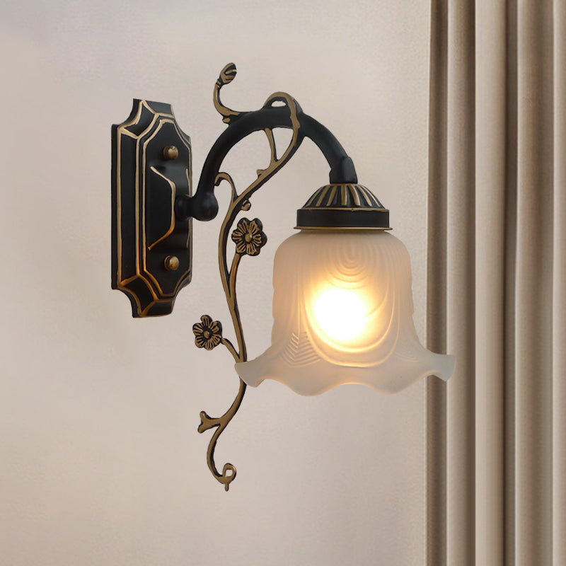 Flower Shaped Wall Sconce Light With Faceted Glass And Vintage Charm In Black-Gold