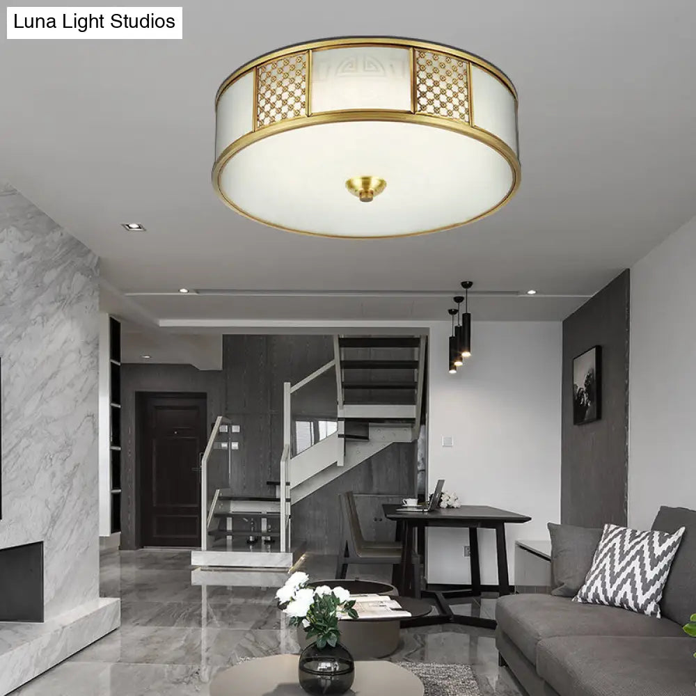 14/18 Wide 4-Light Colonial Drum Flush Mount Ceiling Light With Milky Glass Flushmount In Brass
Or