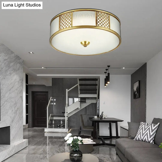 14/18 Wide 4-Light Colonial Drum Flush Mount Ceiling Light With Milky Glass Flushmount In Brass
Or