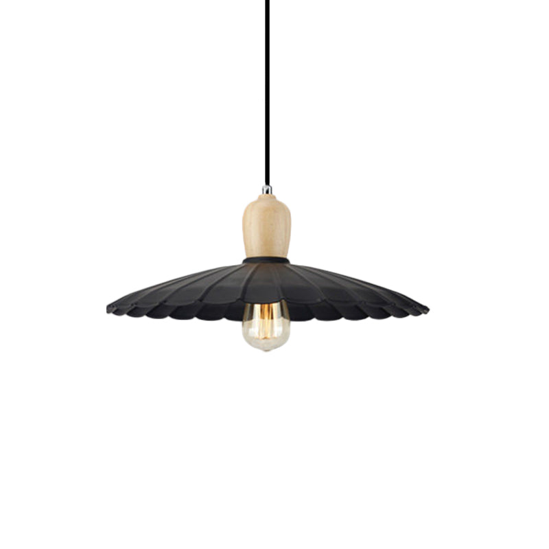 Stylish Vintage Hanging Lamp With Scalloped Edge Black/White Outer And White Inner Metal Pendant