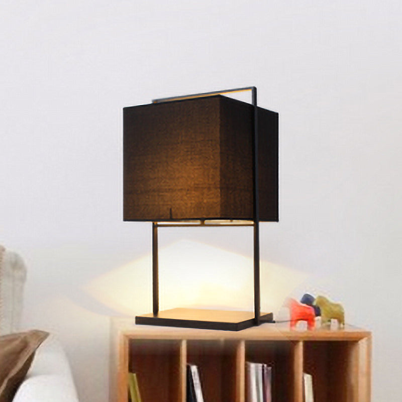 Ruby - Lampe de table de chevet moderne en tissu cube noir