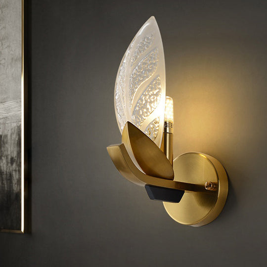 Gold Leaf Wall Light With Frosted Textured Glass 1 Bulb Colonial-Style Mount