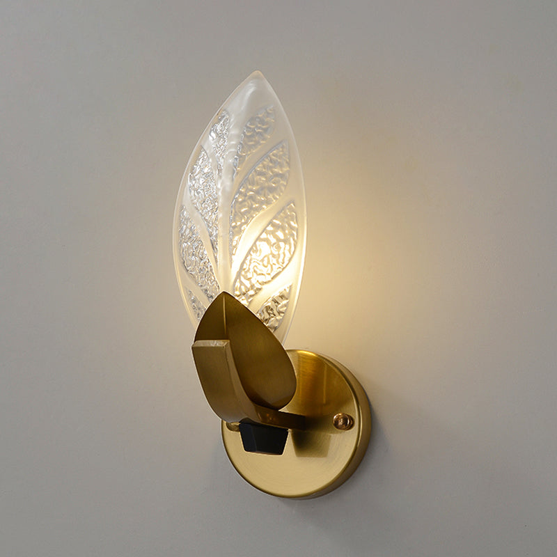 Gold Leaf Wall Light With Frosted Textured Glass 1 Bulb Colonial-Style Mount