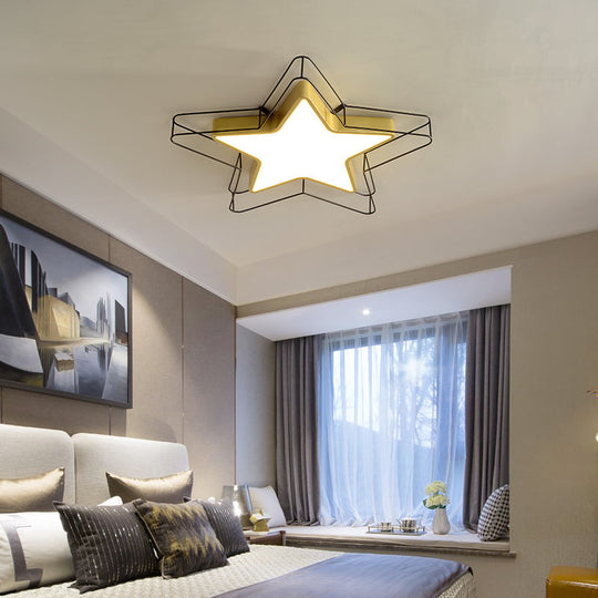 Modern Nordic 5-Point Star Led Flush Mount Ceiling Light - 24.5’/28’ Wide Black/Gold Finish For