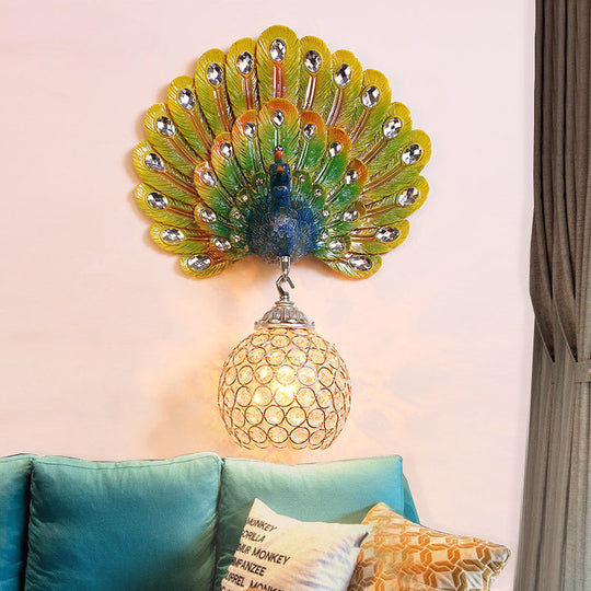 Retro Stylish Wall Sconce With Clear Crystal And Peacock Backplate In Silver/White
