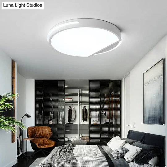 16’/19.5’ White Round Ceiling Mounted Led Flush Light Fixture Metal Construction Simple Style