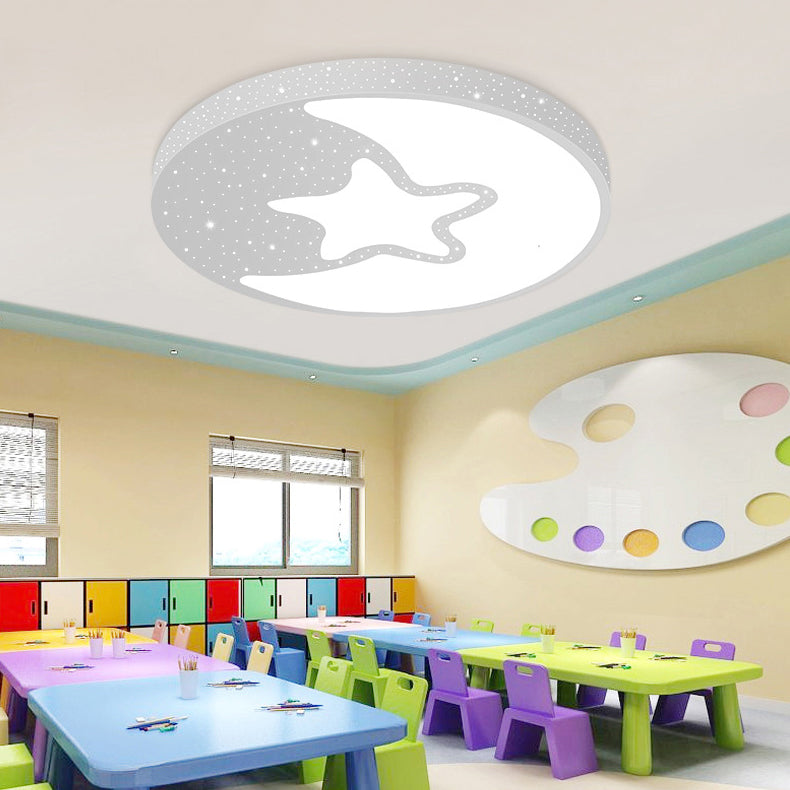 Starry Kid Bedroom Flush Ceiling Light - Crescent Metal Led Fixture In White / 16’