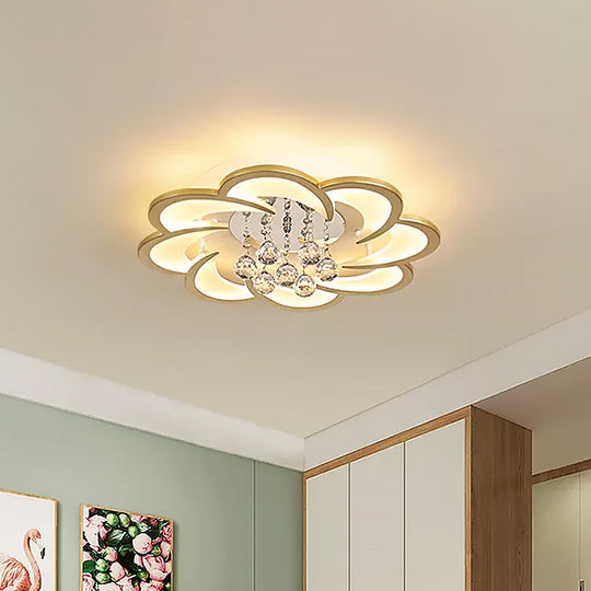 Modernist Petal Flush Ceiling Light In Gold With Led Warm/White - Available 20.5’/27’ Sizes