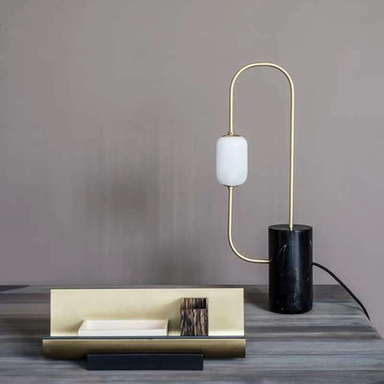 Caterina - Lampe de chevet design à 1 lampe en marbre noir et laiton avec abat-jour ovale en verre laiteux