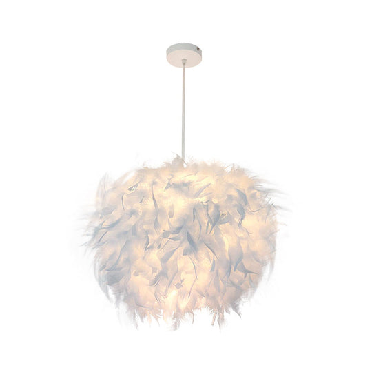 Lampe suspendue en plumes nordiques - Conception hémisphérique fabriquée à la main, ensemble d'éclairage suspendu blanc à 1 ampoule (11"/15"/19,5" W)