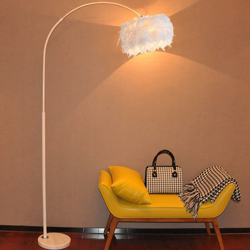 Simplicity 1-Bulb Stand Up Lamp With Arc Arm Perfect For Living Room Lighting White