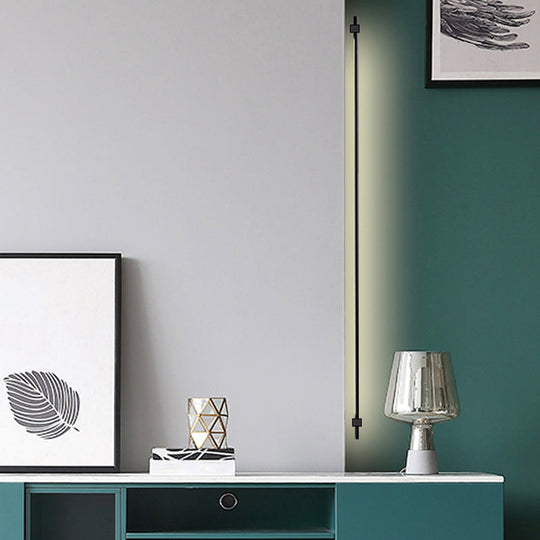 Sleek Pole Shaped Led Wall Light For Living Room - Minimalist Metallic Mounted Lighting