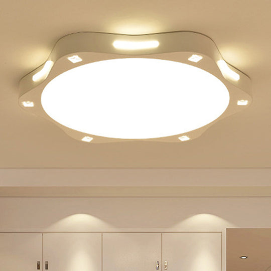 Contemporary Sun-Inspired Led Ceiling Lamp For Child Bedroom In Bright White Acrylic