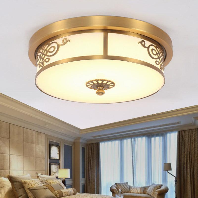 Led Ceiling Light With Brass Finish - Traditional Metallic Round Flushmount In Multiple Sizes / 12’
