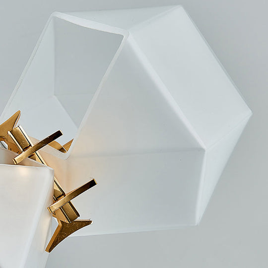 Lustre suspendu doré à 6/8/10 têtes en verre dépoli géométrique postmoderne pour une solution d'éclairage élégante