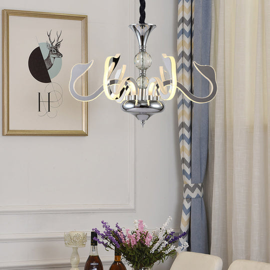 Lustre à col de cygne en acrylique argenté à LED: luminaire contemporain