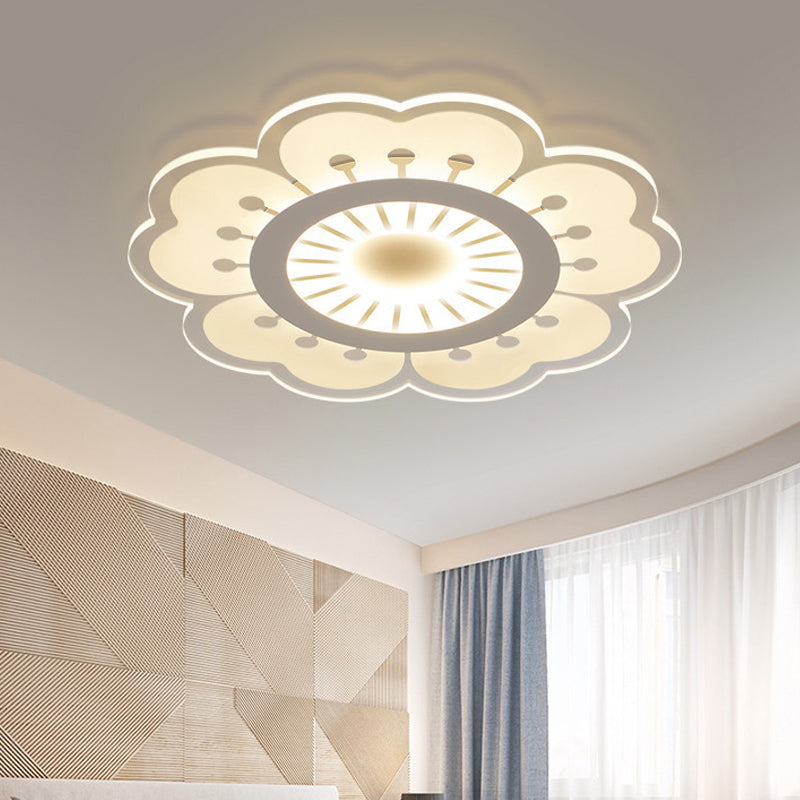 Contemporary Acrylic Led Flush Mount Ceiling Fixture - Flower Design 16.5’/20.5’ Wide White