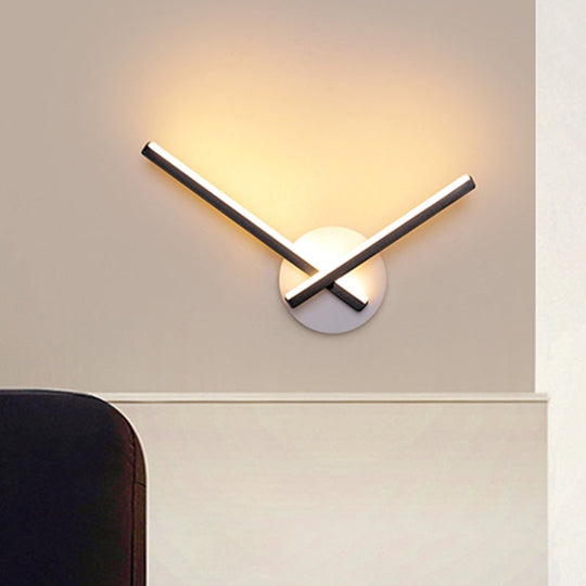 Minimalist Led Wall Sconce In Warm/White Light With Linear Acrylic Design Black/White