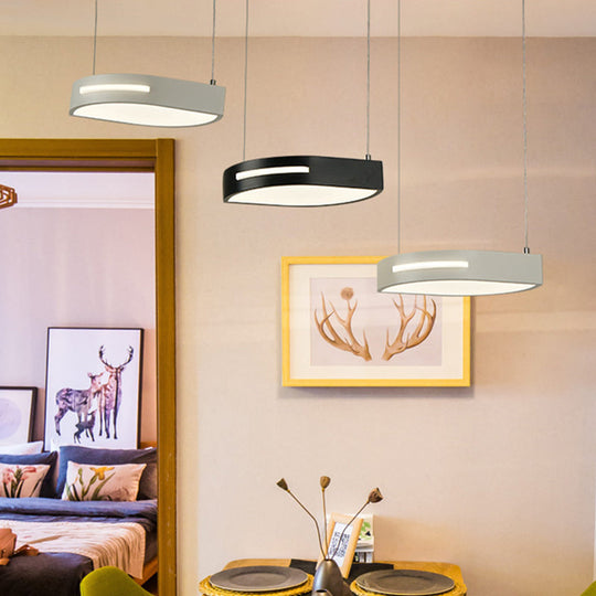 Modernist Leaf Pendant Light - Metal 3 Heads Black And White