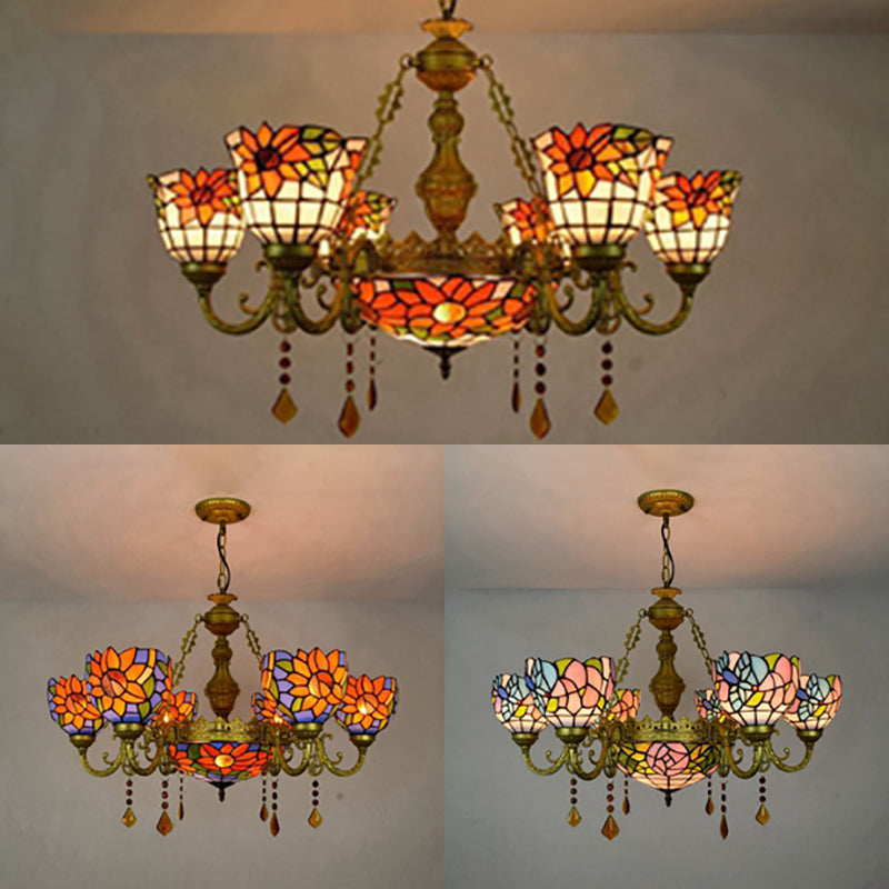 Superbe lustre inversé avec vitrail Tiffany, 7 lampes en cristal et motif de tournesol coloré en laiton