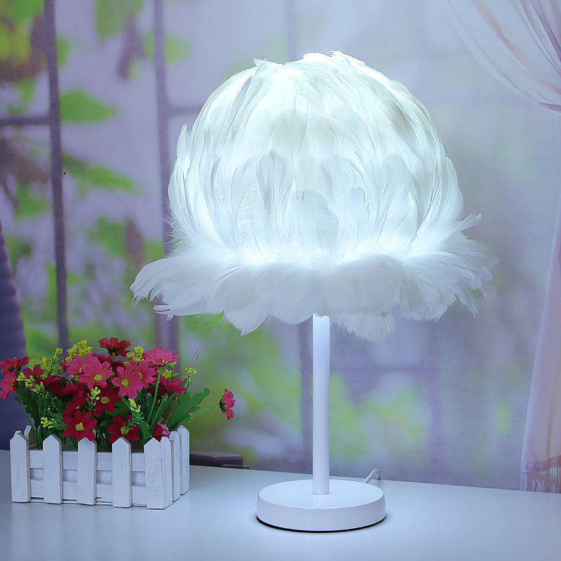 Modern 1-Head White/Pink Feather Globe Table Lamp For Bedroom White