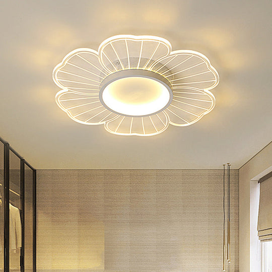Contemporary White Flower Flushmount Led Lamp - Ultra - Thin & Versatile Sizes In Warm Light