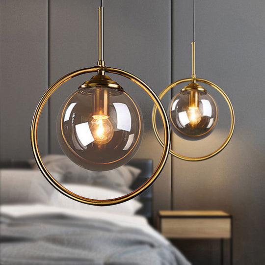 Plafonnier suspendu à 1 ampoule en forme de boule de verre avec cadre en anneau - Design post-moderniste