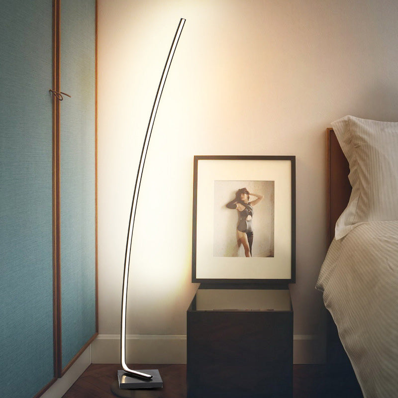 Metallic Curved Led Floor Lamp - Sleek Black/White/Gold Design For Reading Bedside And Stand-Up