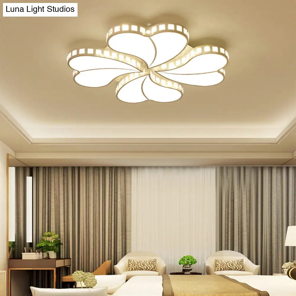 Child Bedroom Heart Flush Ceiling Light: Luxurious White Lamp With Crystal Accents