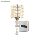 Clear Crystal And Metal Cubic Shade Wall Sconce: Modern Stylish 1 Light Fixture (Silver/Gold) For