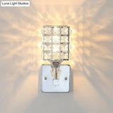 Clear Crystal And Metal Cubic Shade Wall Sconce: Modern Stylish 1 Light Fixture (Silver/Gold) For