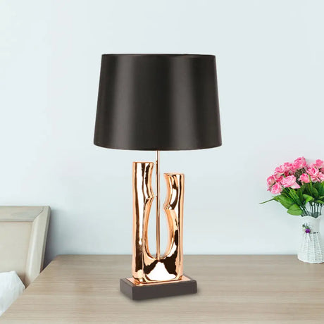 Contemporary 1-Head Black Barrel Fabric Table Light Creative Desk Lamp For Bedroom