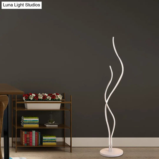 Contemporary Acrylic Led Stand Up Lamp - Black/White