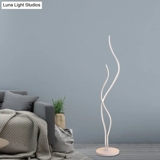 Contemporary Acrylic Led Stand Up Lamp - Black/White
