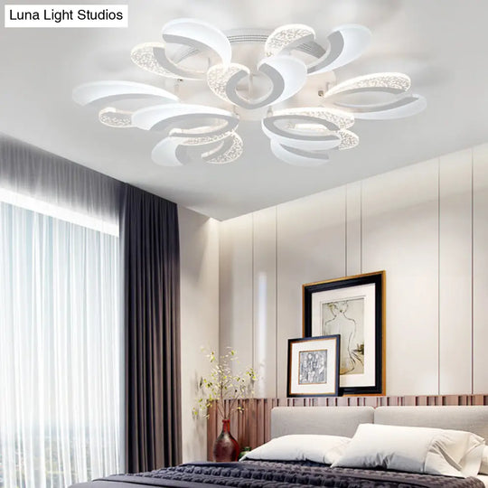 Contemporary Clear And White V - Shaped Flush Mount Led Light Fixture - Acrylic Ceiling With 4/6/9