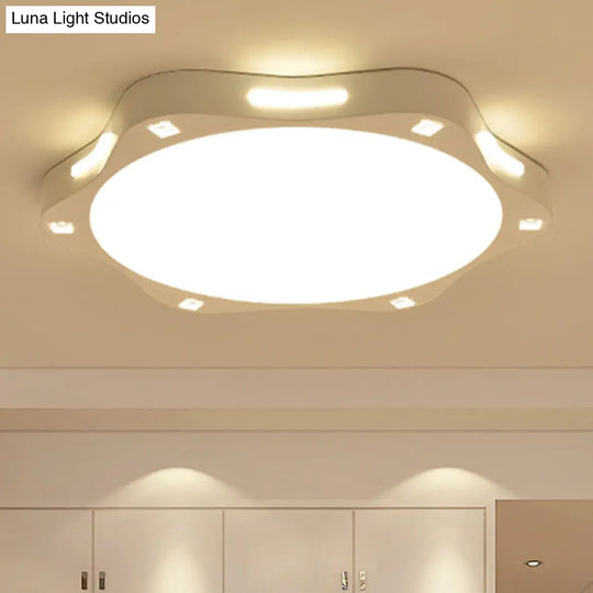Contemporary Sun - Inspired Led Ceiling Lamp For Child Bedroom In Bright White Acrylic
