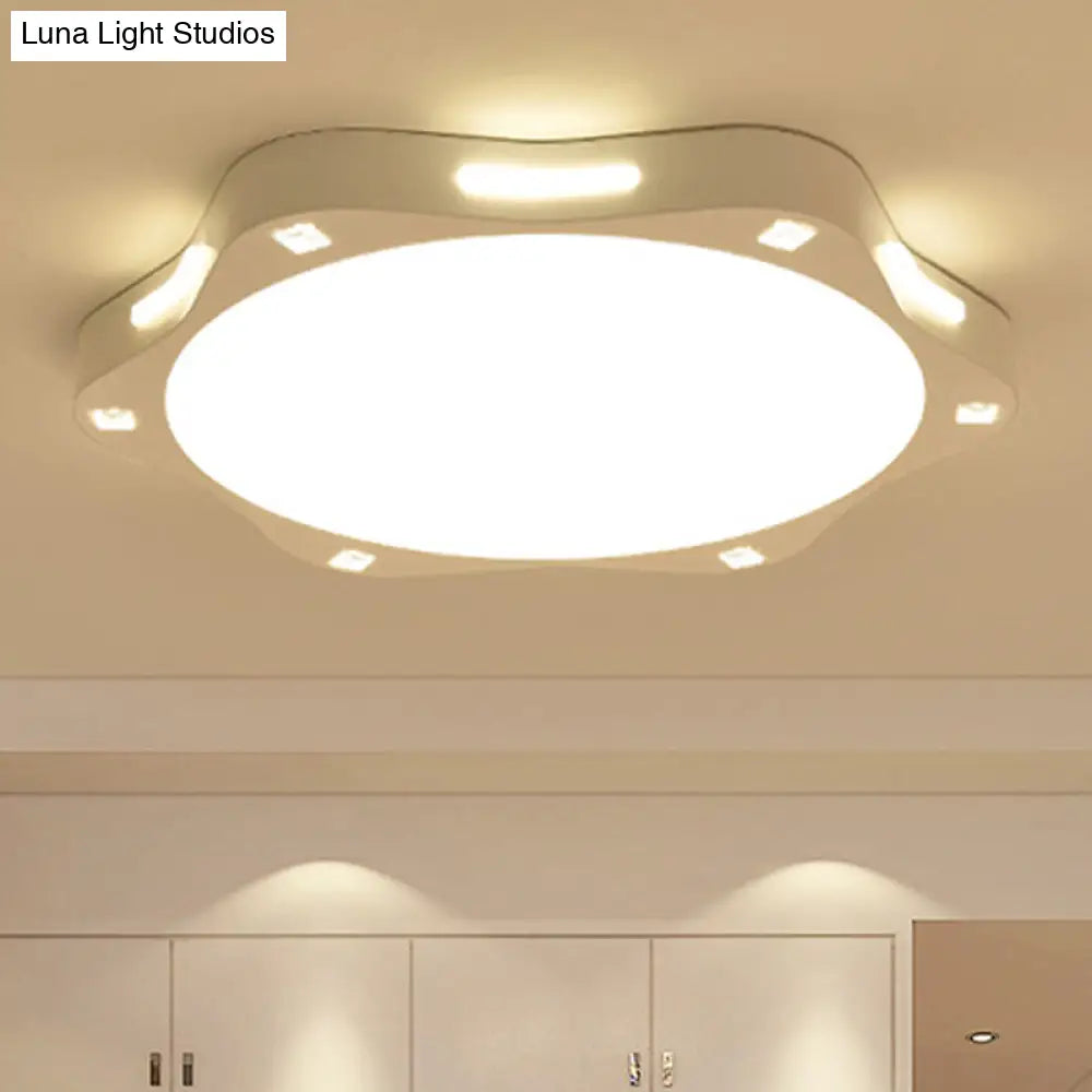 Contemporary Sun-Inspired Led Ceiling Lamp For Child Bedroom In Bright White Acrylic